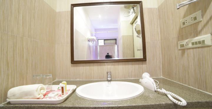Oyo 1681 Hotel Devansh Udaipur Exterior photo